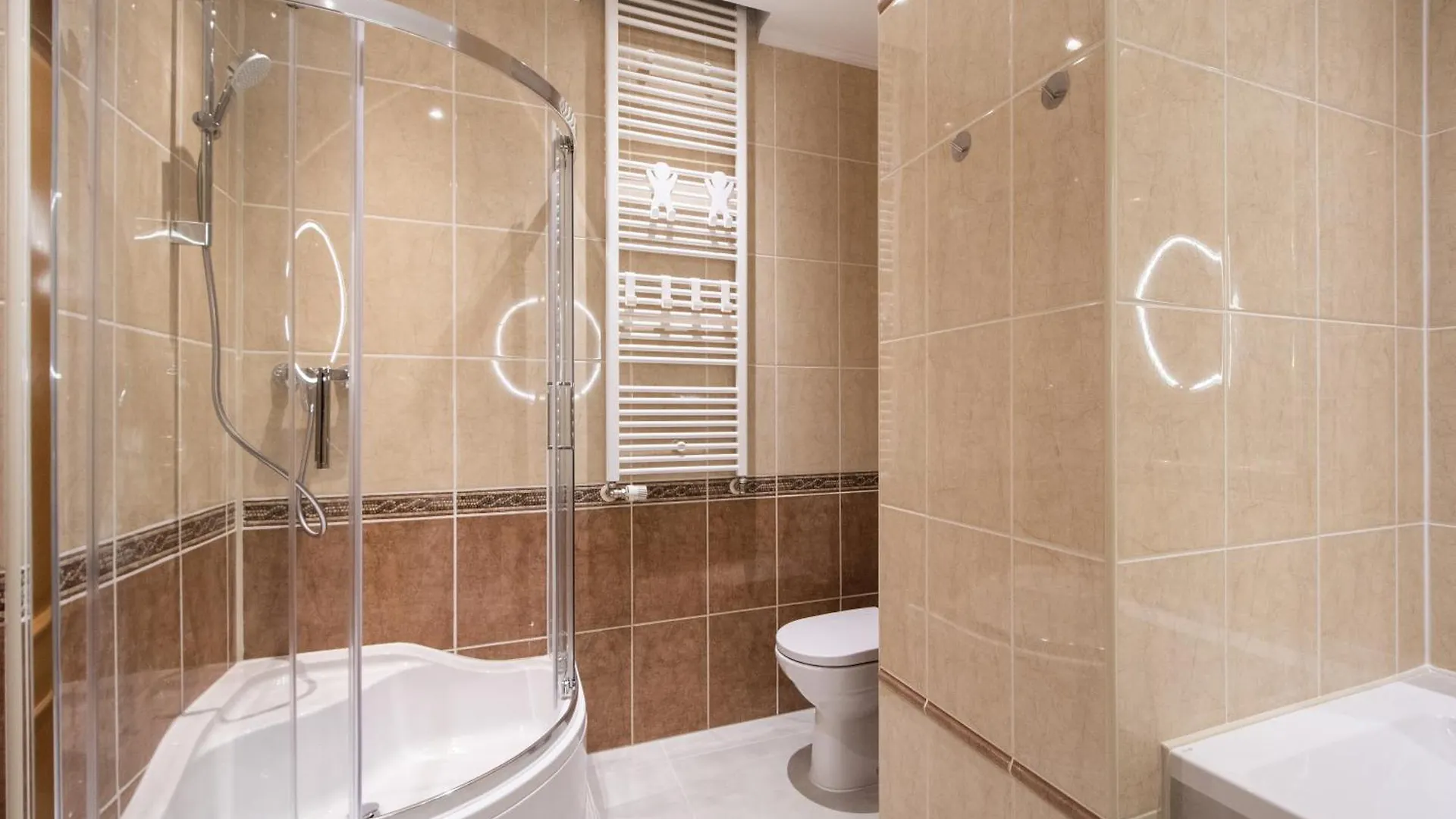 Gama Great Location & Famili Apartment 120M 2-12 People Warschau