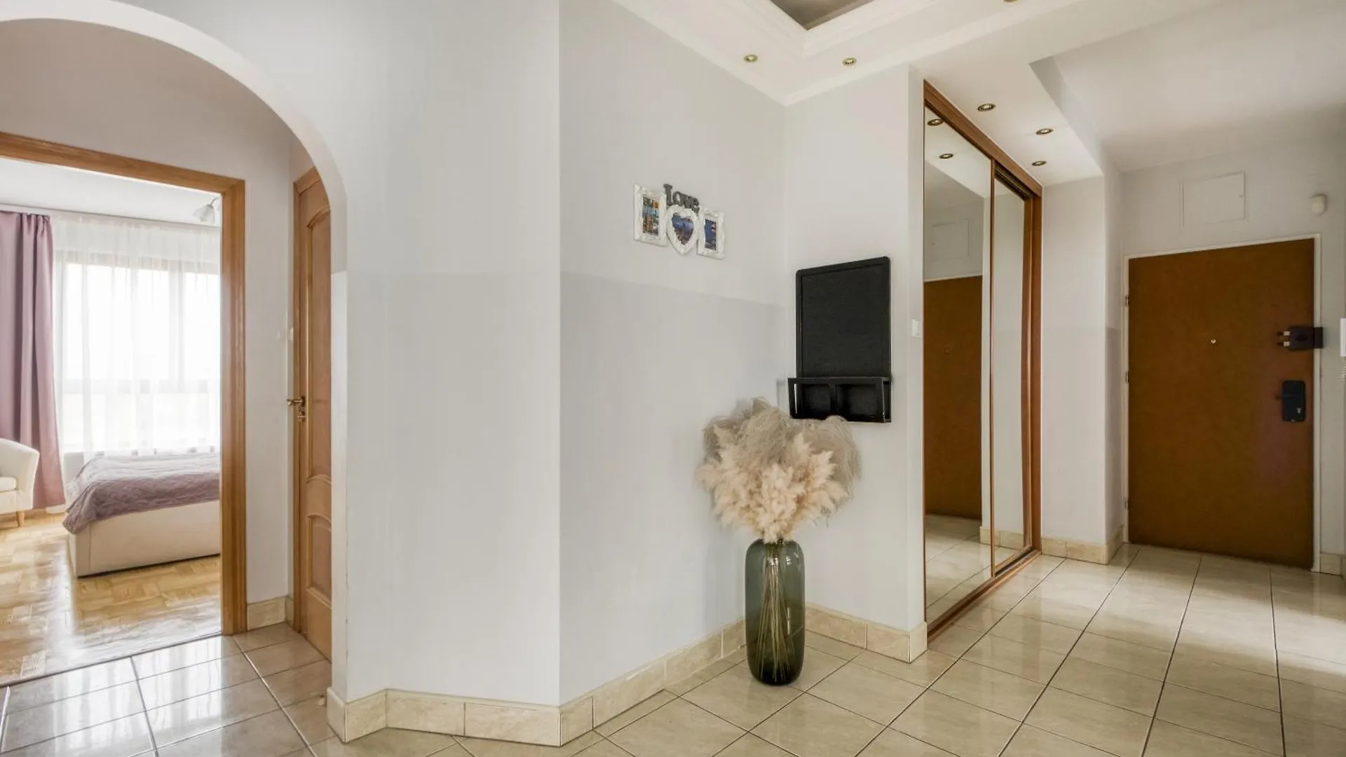 Gama Great Location & Famili Apartment 120M 2-12 People Warschau