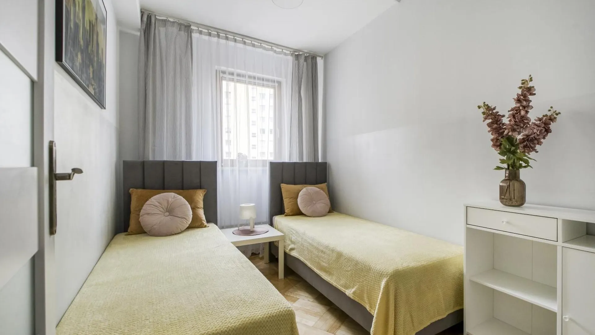 Gama Great Location & Famili Apartment 120M 2-12 People Warschau 0*,